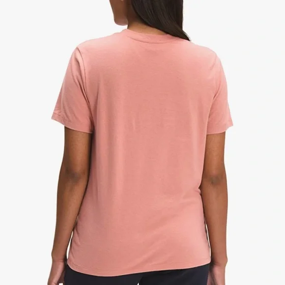 The North Face Women’s Shirt - Picture 3 of 6